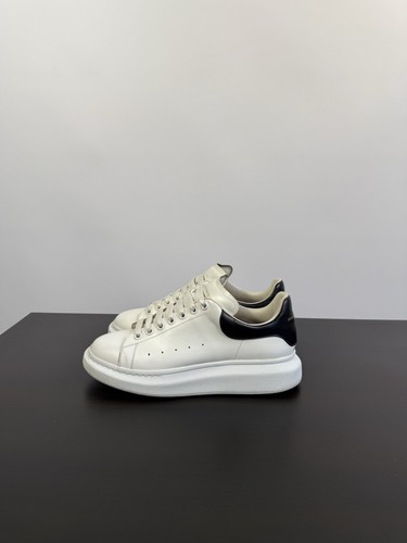 Alexander Mcqueen Men's Oversized Sneakers Leather Shoes White Size 42.5 D - Picture 3 of 24