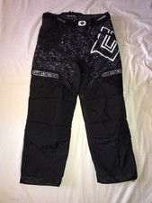 EUC GIANT TACTICAL PADDED ADJUSTABLE WAIST PAINTBALL PANTS MEN'S SIZE LARGE