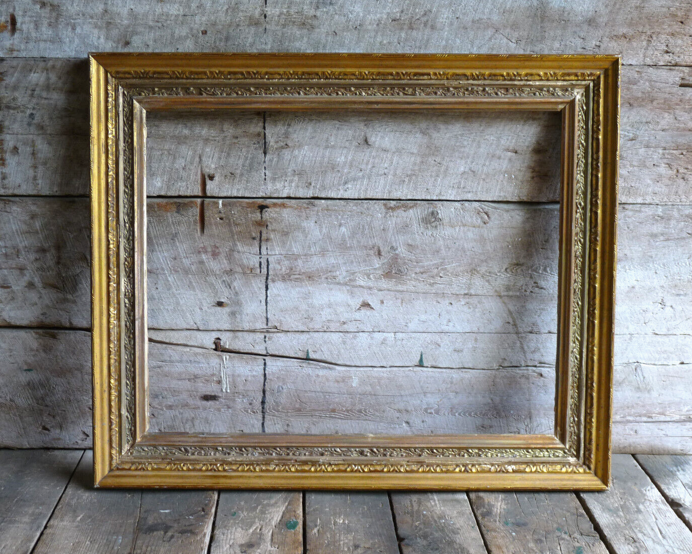 LARGE GILT GOLD FRAME FOR PAINTING 19-1/8