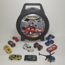 Tara Toy Matchbox Car Carry Case Tire Fits 30 Cars INCLUDES LOT OF 11 MISC CARS