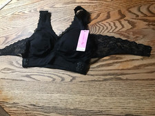 Iviestin Bra Womens XXL Black Lace  No Underwire  Removable Pads Wide Straps