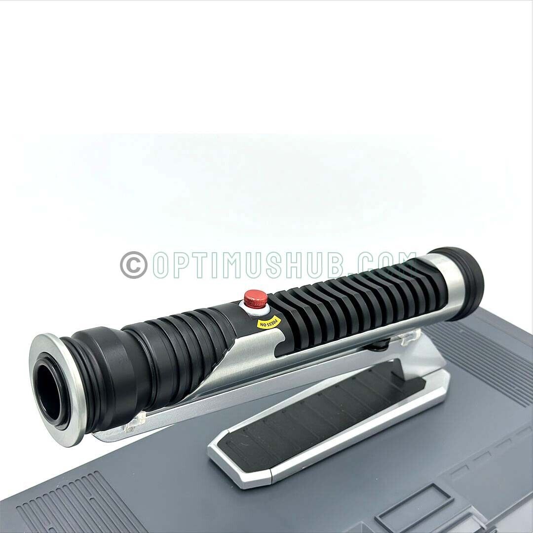 Galaxy's Edge Star Wars Qui-Gon Jinn Legacy Lightsaber Hilt Bundle with  Custom Engraved Stand