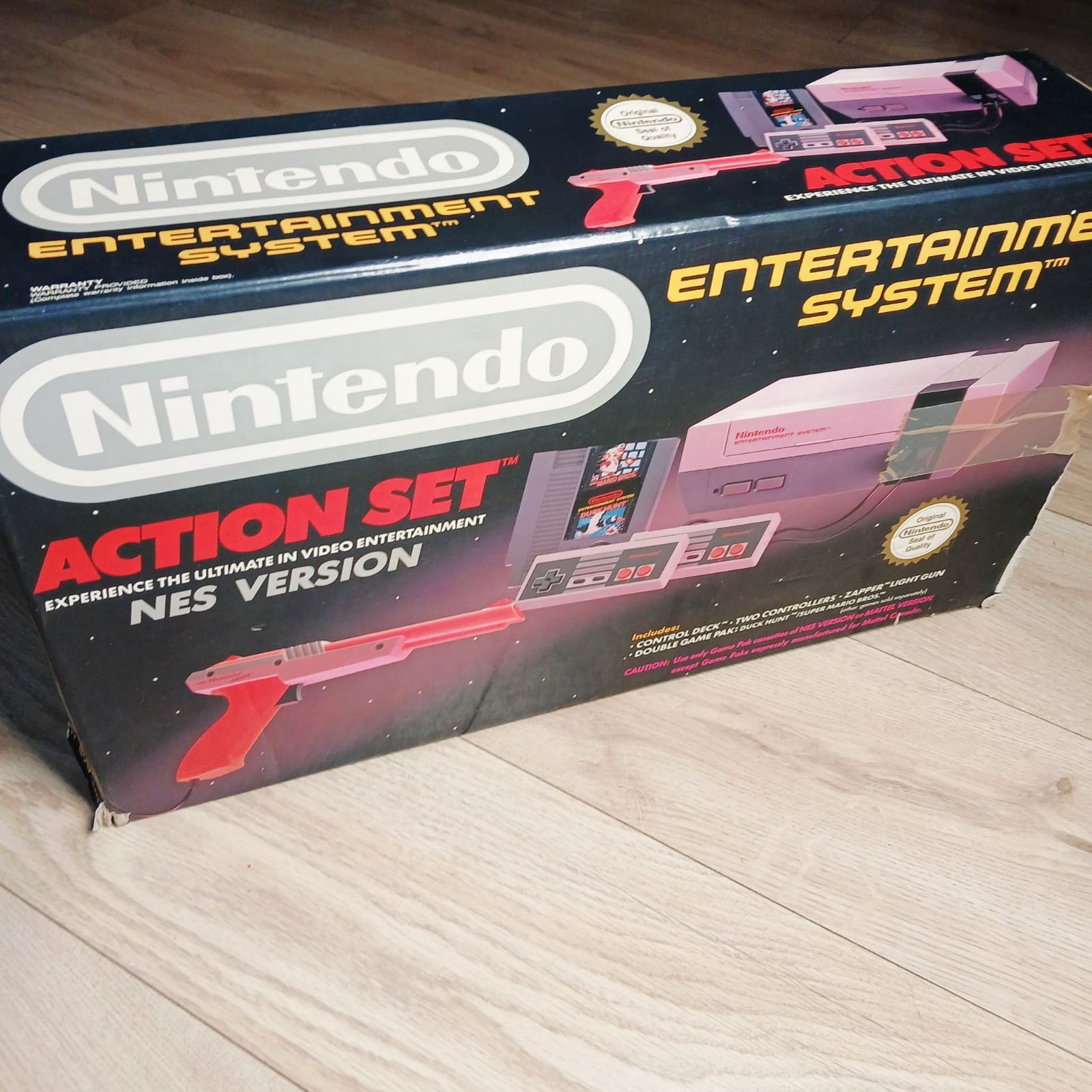 Nintendo NES Entertainment System Video Game Console Boxed Action Set 