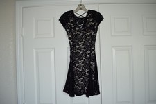 Women's Size M Black Lace Short Sleeve Dress Lace Up Tie Back Design