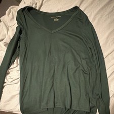 American Eagle Womens M Green Solid V-Neck Lo...
