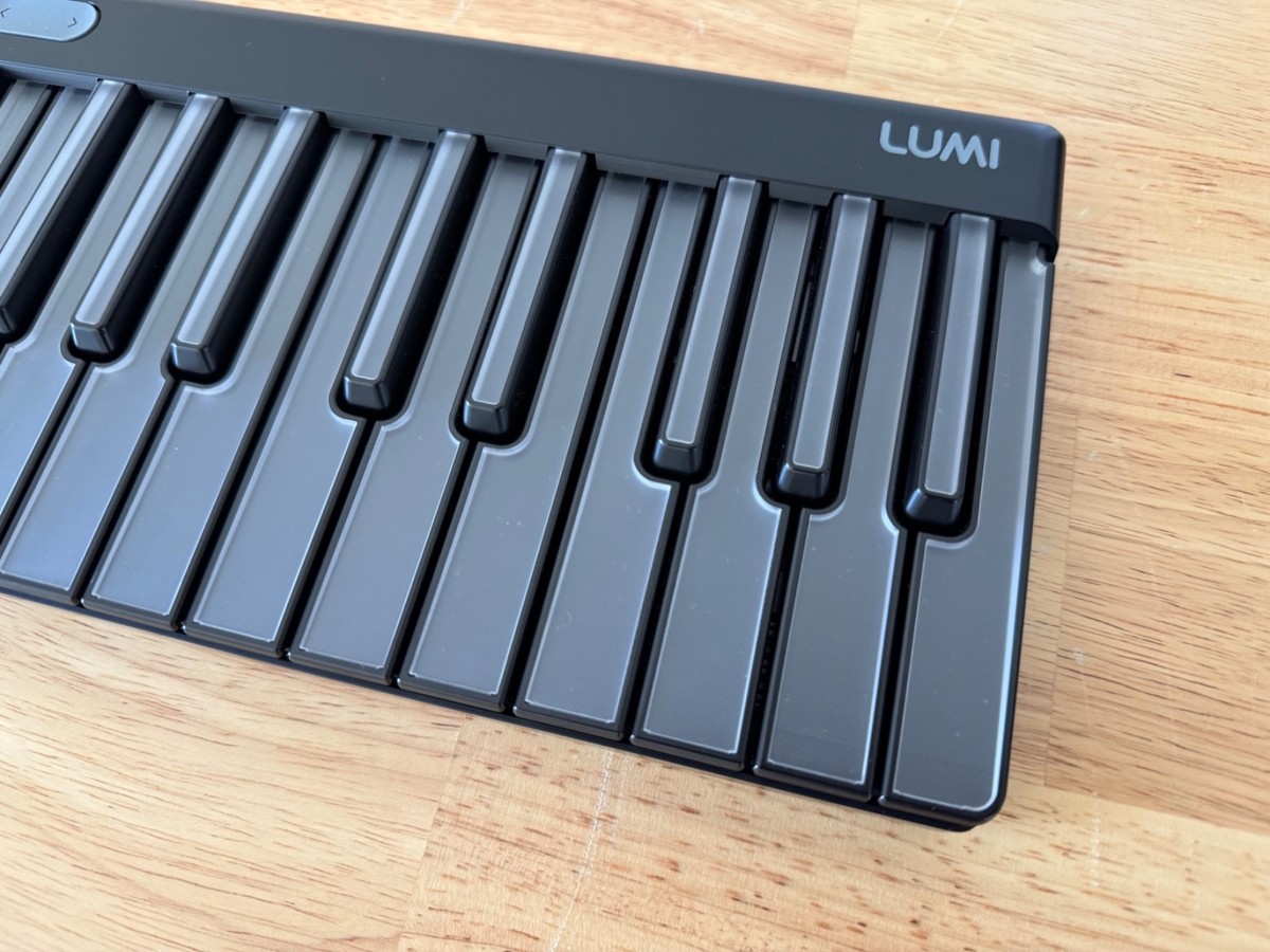 ROLI Lumi Keys M Piano MIDI Keyboard + Snap Case - Black