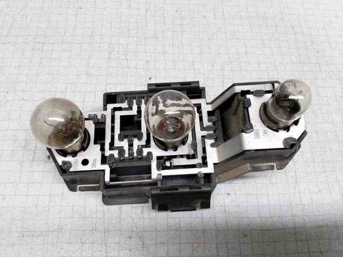 VW PASSAT B7 ALLTRACK 365 Rücklichtkontakte 3A9945257 1.90 Diesel 1994 32503921