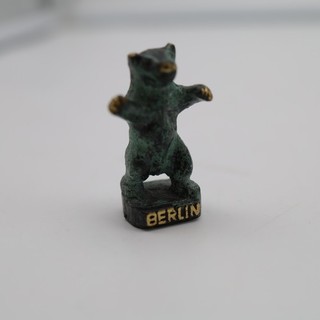 Pequeño oso berlinés figura de bronce 50 mm = 77 g