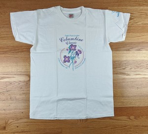 tee shirt nike foot locker