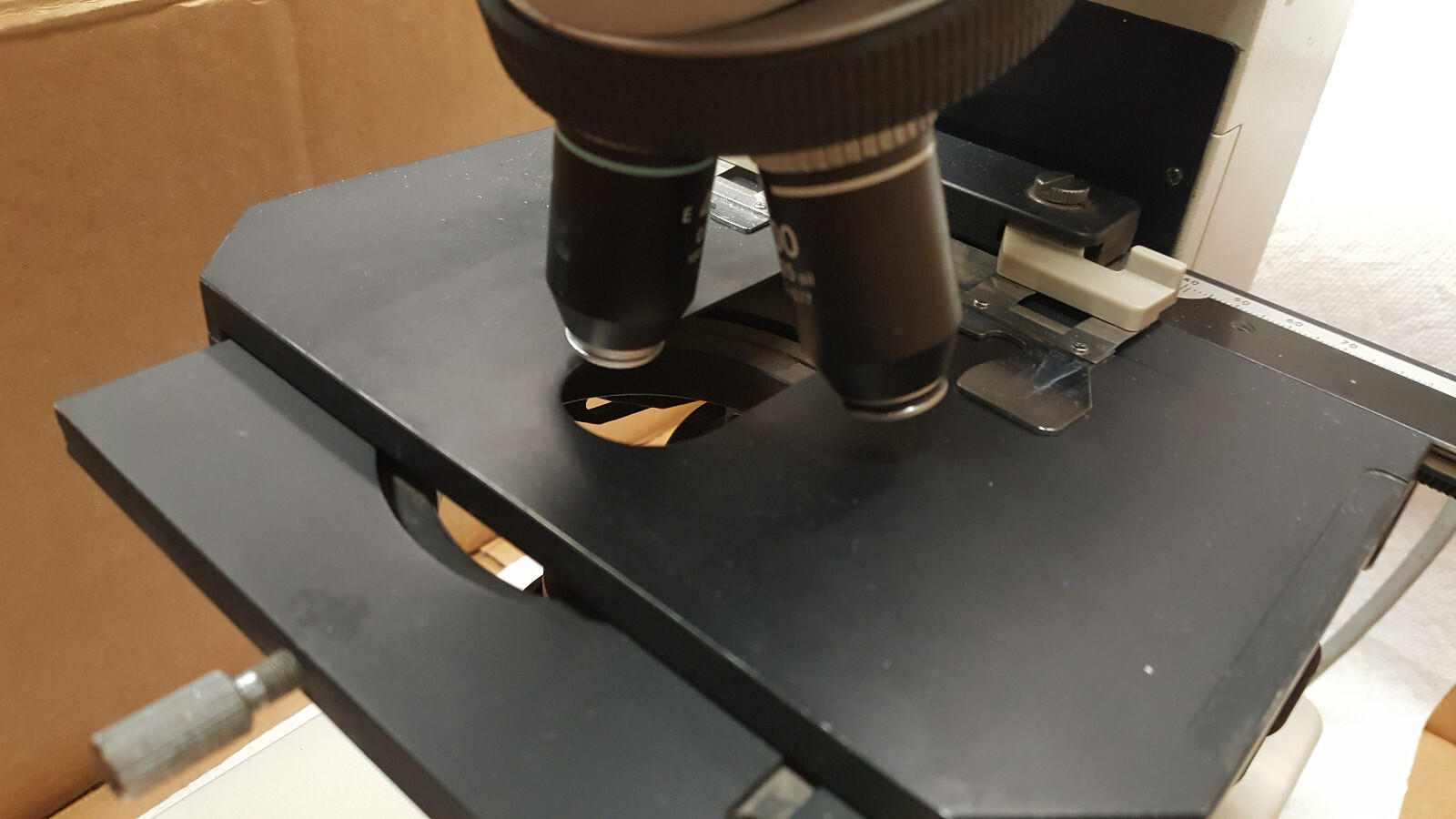 Nikon Labophot Microscope Dual Viewing Heads with 4 Objectives