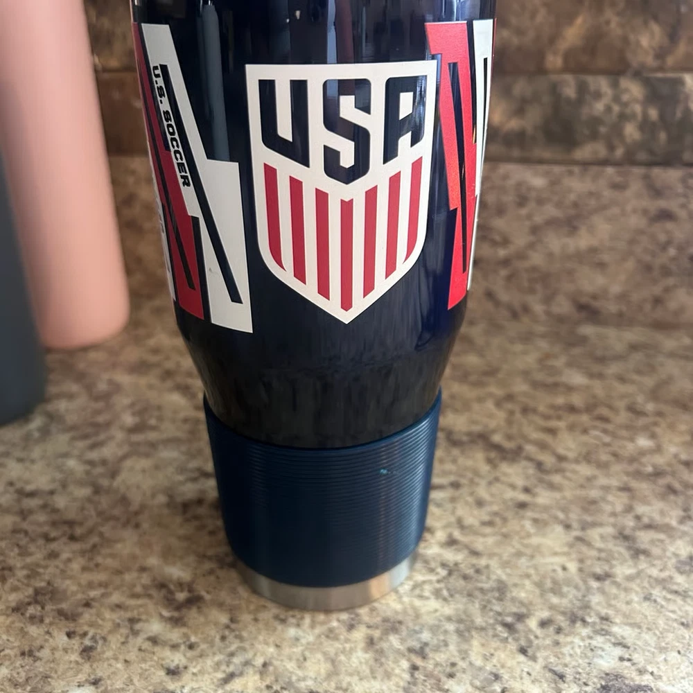 Tumbler USA soccer cup with lid 30oz stainless steel