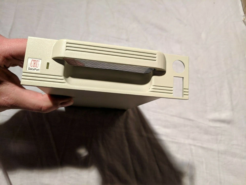 9091-601-01 CRU ACQUISITIONS ULTRA WIDE SCSI DATAPORT VII CARRIER DRIVE CABINETS - Image 4 of 4