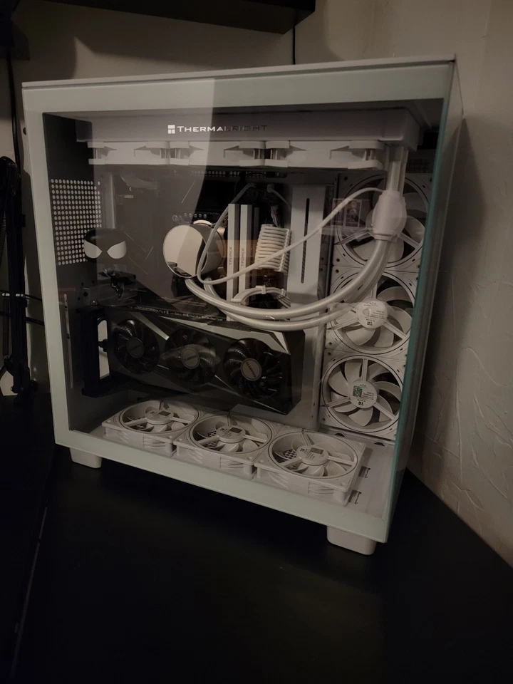 PC para juegos de gama alta  Foto 2 de 4