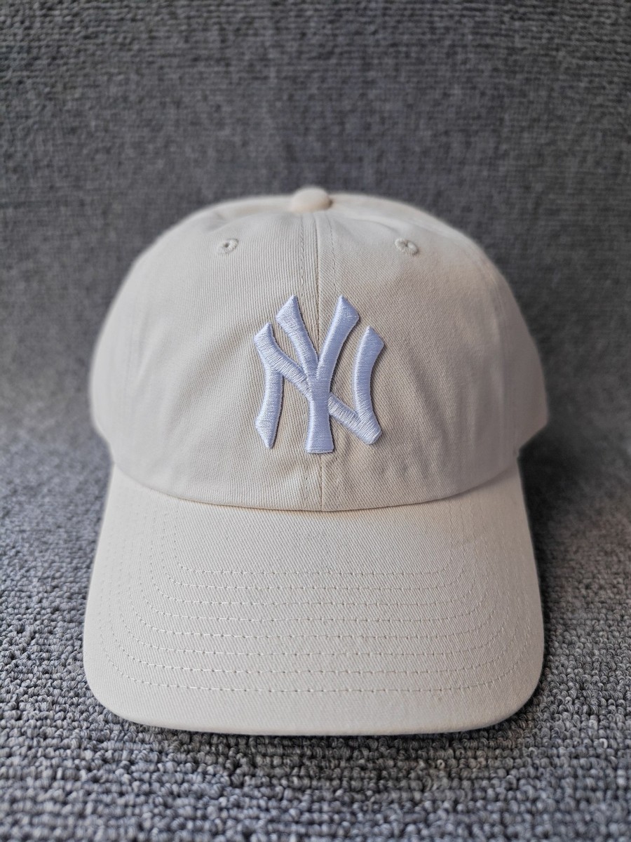 Mitchell & Ness NY Yankees Cream Adjustable Strapback Baseball Cap Hat