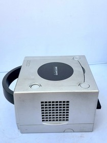 Nintendo GameCube Silver Console with 2 Controllers, Cables And Game. Tested. 