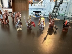LEGO 9474 Battle of Helm's Deep Lord of the Rings 99% Complete