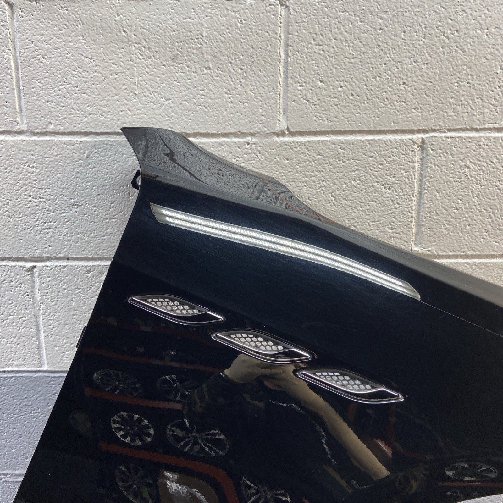 2014-2024 Maserati Ghibli M157 Front Right Fender Panel Black 820/A OEM *NOTE*