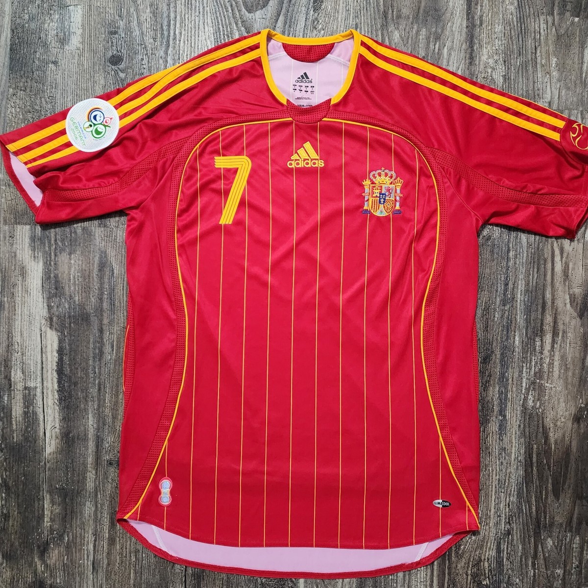 2006 Adidas Spain Home Soccer Jersey Raul Gonzalez Men M 2006 Adidas Spain Home Soccer Jersey Raul Gonzalez Men M