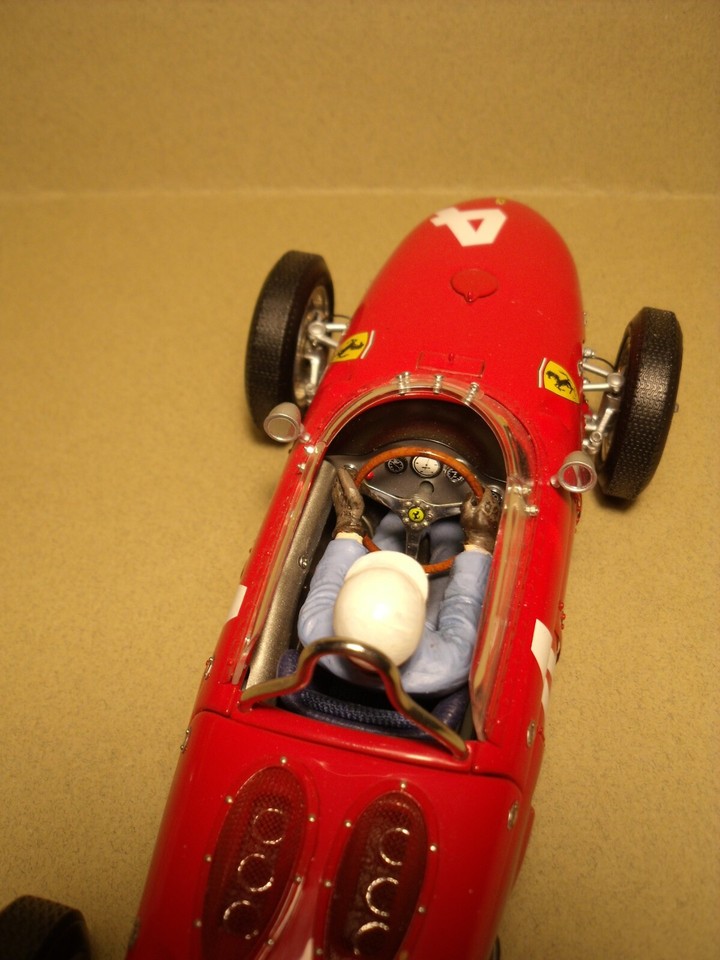FIGURINE 1/18 Fangio Driving Maserati Vroom For Cmc Gp Replicas Cmr EUR 25,00 - FR