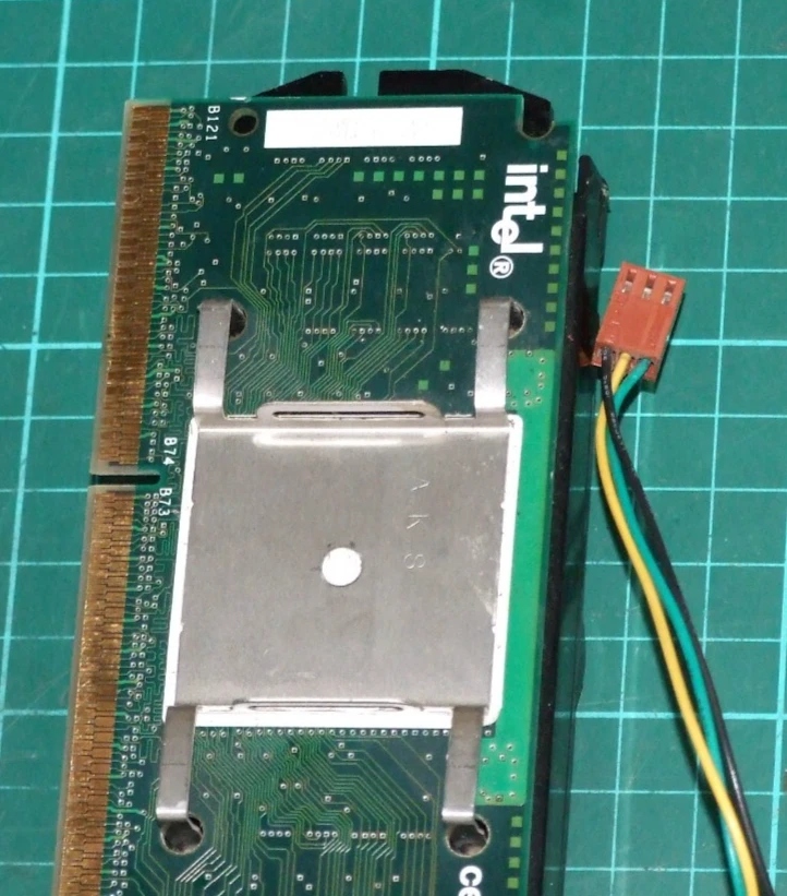 Intel Celeron 333MHz CPU SL32B for vintage Slot 1 PCs - Image 3 of 3