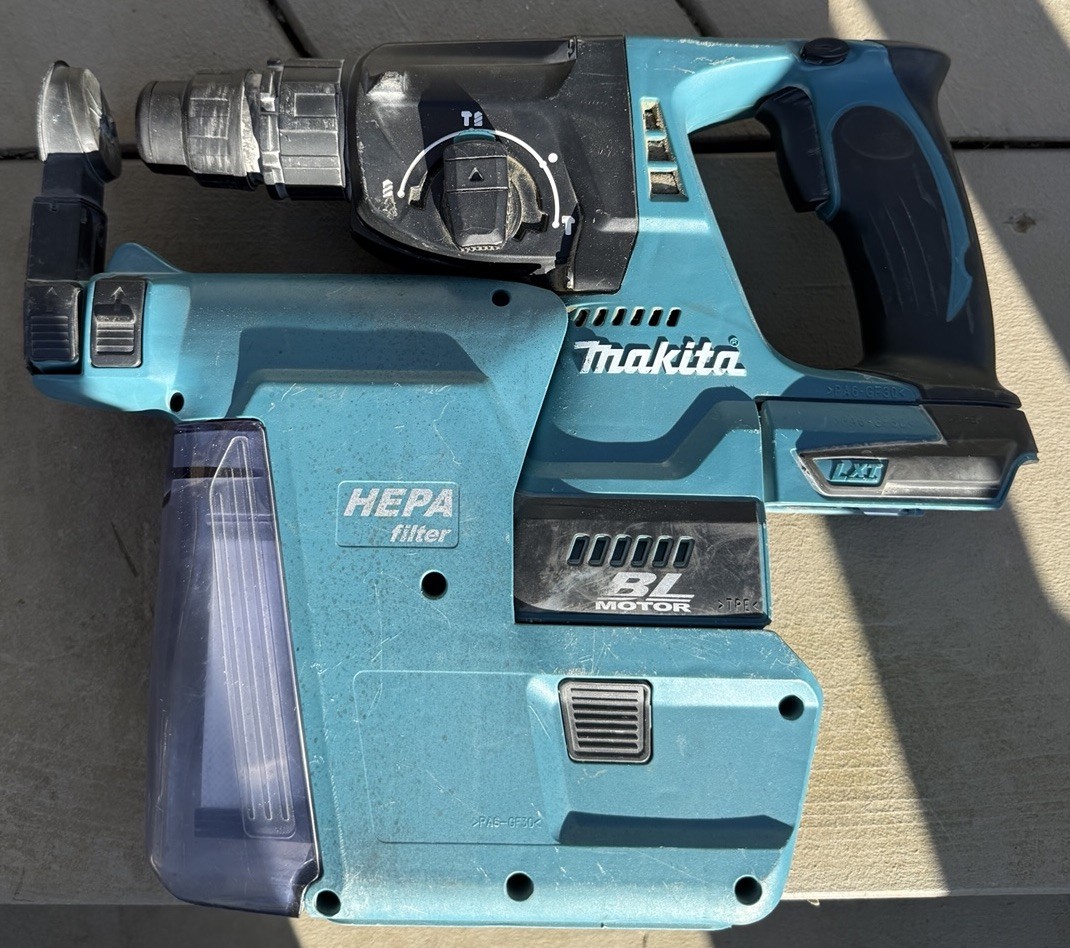 Makita LXRHO1 18V  Rotary Hammer Drill SDS-Plus W/DX01 Dust Collector Tool Only