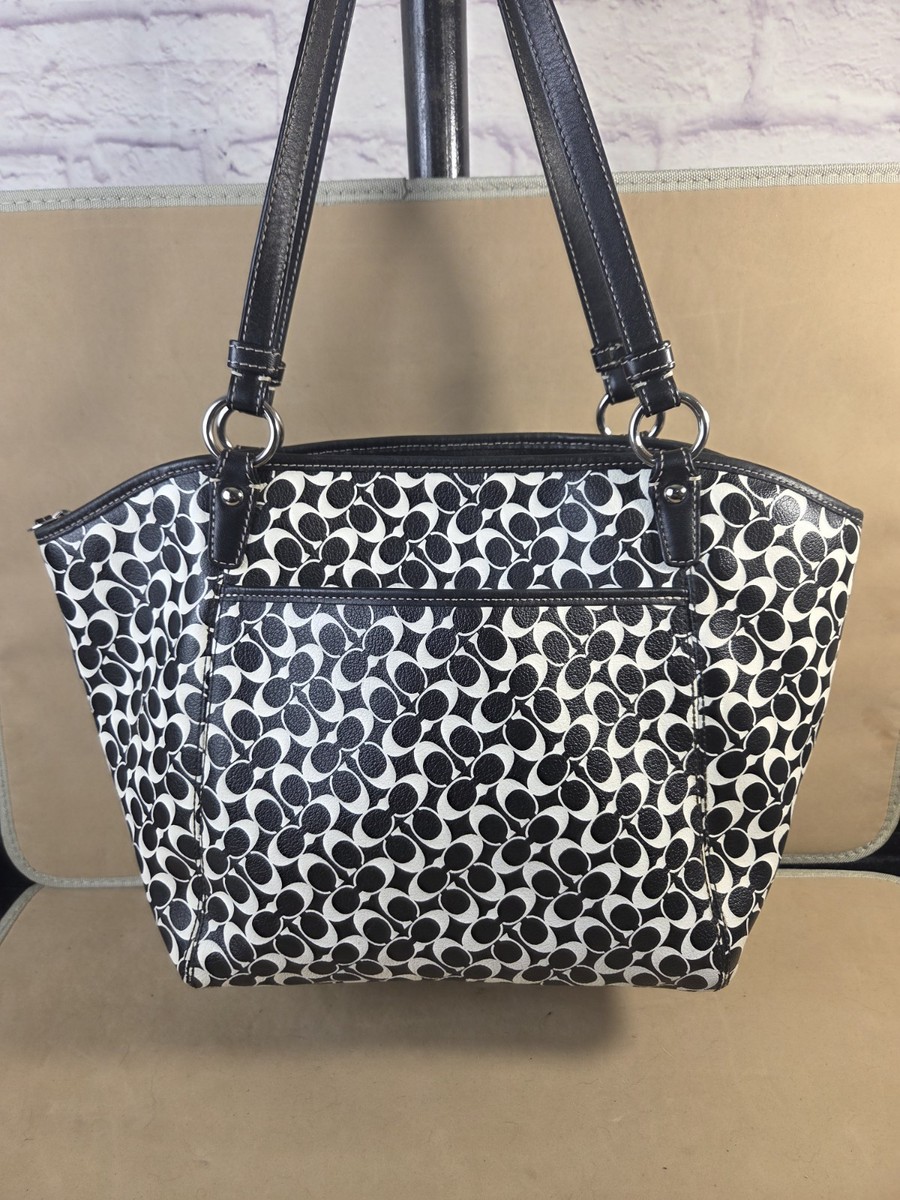 2010 Signature C Coach Y2K Chelsea Leah Large Tote Black & White