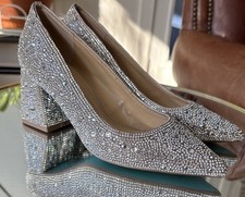 Betsey Johnson Paigr Rhinestones Bling Dress Pointy Toe Shoes Heels Pumps Size 6