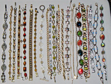 25 PC Vintage Costume Jewelry  Bracelet Lot Mixed Material Green goldtone BIN