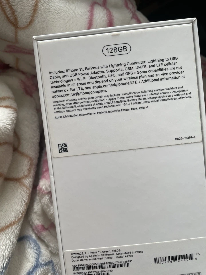 Apple iPhone 11 box, photo 2 of 2