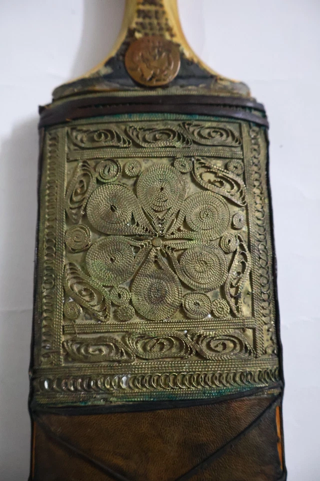 Antique Yemeni dagger, handmade, leather, old Arab dagger, Yemen, Yemeni dagger, - Image 3 of 4