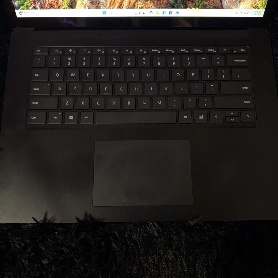 Microsoft Surface Laptop 3 15” Touch AMD Ryzen 5 8GB Ram 256GB SSD Win 11 Pro - Image 3 of 4