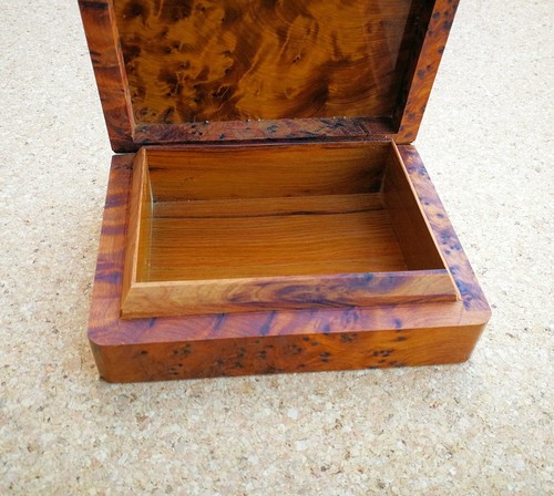 Thuya Wood Trinket / Jewellery / Memory Box Natural Burr Hand-carved Fair Trade - Picture 10 of 12