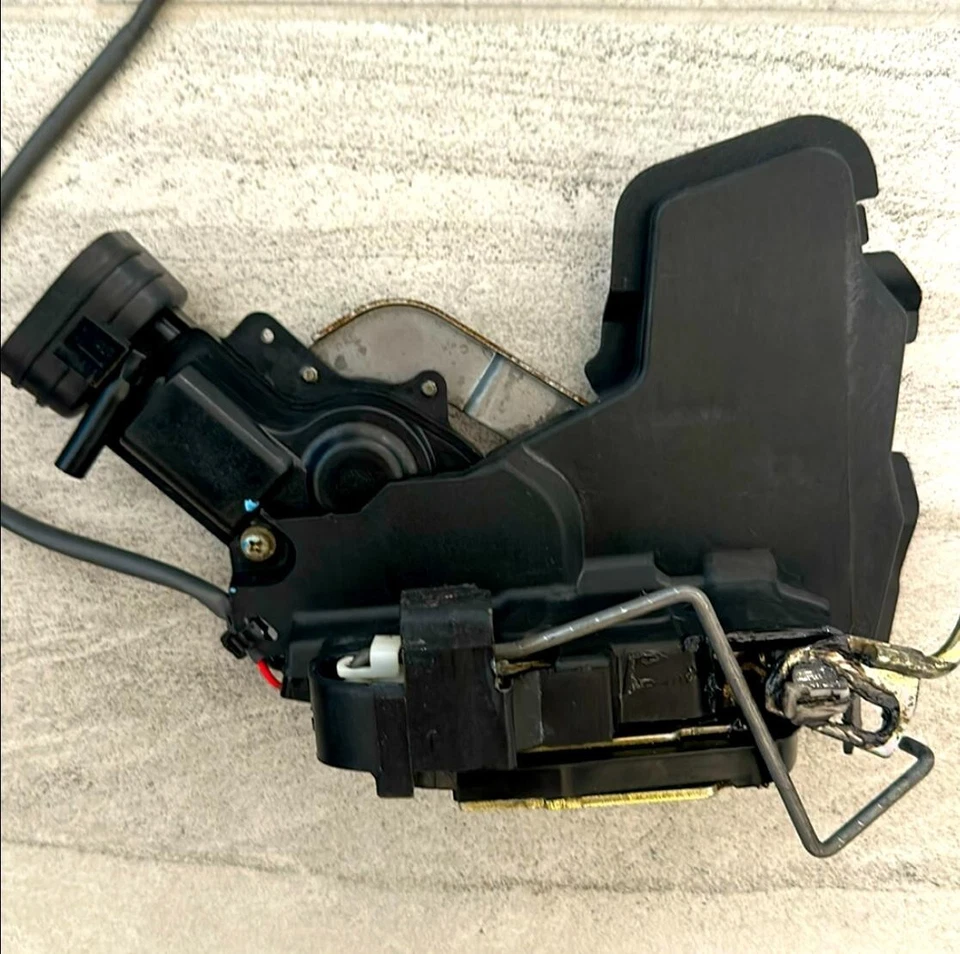 Actuador de cierre de puerta delantero izquierdo Toyota Camry 1997 a 2001 garantía de por vida Foto 2 de 4