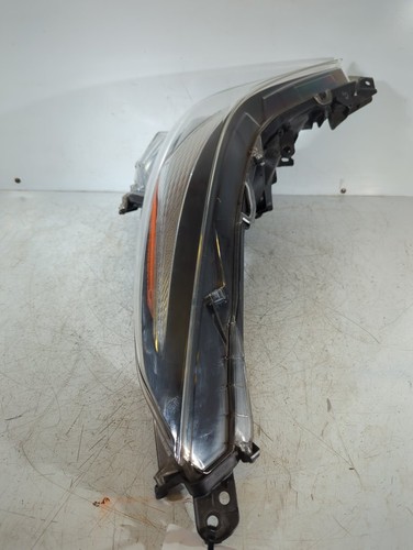 Toyota Prius Vvt-i Mk4 Hatchback 5 Door 2015-2022 Headlight passenger Side P2 - Picture 4 of 12