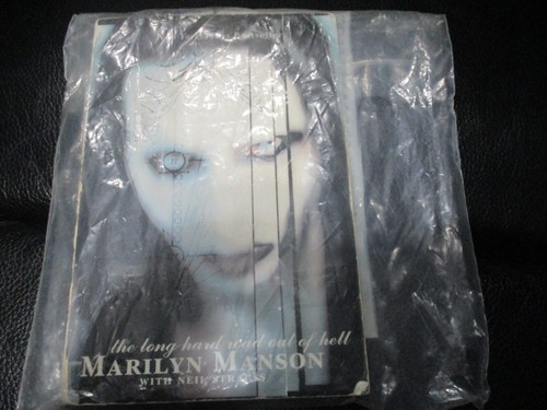 Marilyn Manson The Long Hard Road Out Of Hell,Signed & art by MARILYN 2013 MEET - Picture 4 of 4