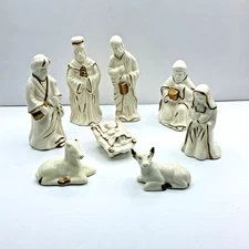Porcelain Vintage 8 Pc Nativity Set Off White Gold Gilt Jesus Christmas Figures
