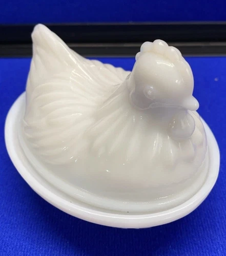 Vintage c 1940 Small Chicken HEN on NEST Milk Glass Covered CANDY DISH Container