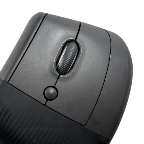 Logitech Lift Vertical Ergonomic Mouse (MOUSE ONLY/READ) - Picture 4 of 13