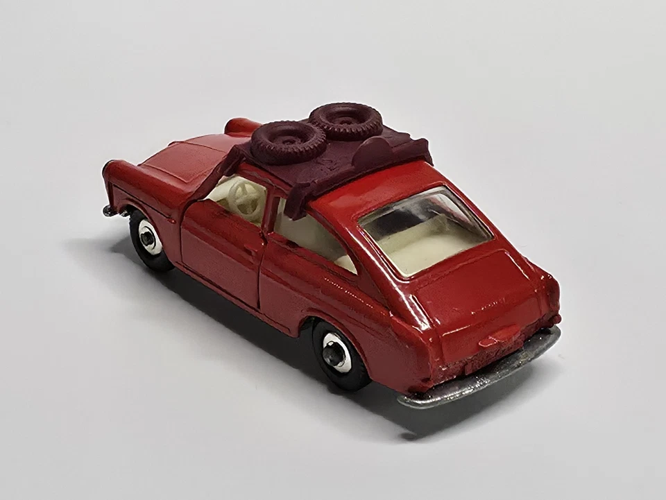 Matchbox Moko Lesney MB67 Volkswagen 1600 TL con portaequipajes y caja Rallye Foto 4 de 4