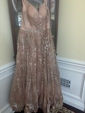 Camille La Vie Blush Gold Sequin Beaded Mesh V-Neck Long Ballgown Dress 6