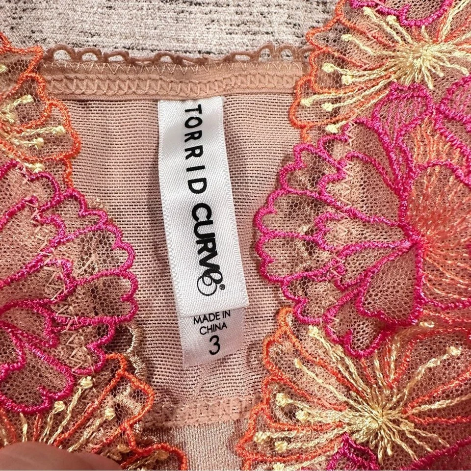 Negligee/Lencería Torrid Curve Rosa y Beige Encaje Talla 3X Foto 3 de 4