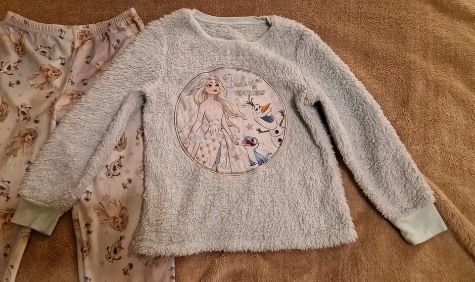 Frozen pyjama size 7-8 years - Elsa - Image 2 of 4