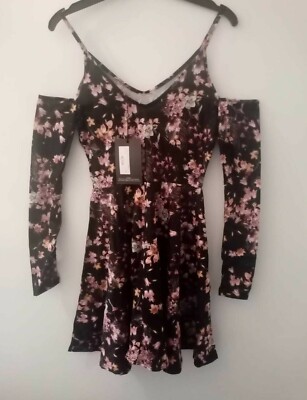 Missguided Blumendruck Kaltshpulder Skatekleid Größe UK 8 NH011 DD 19