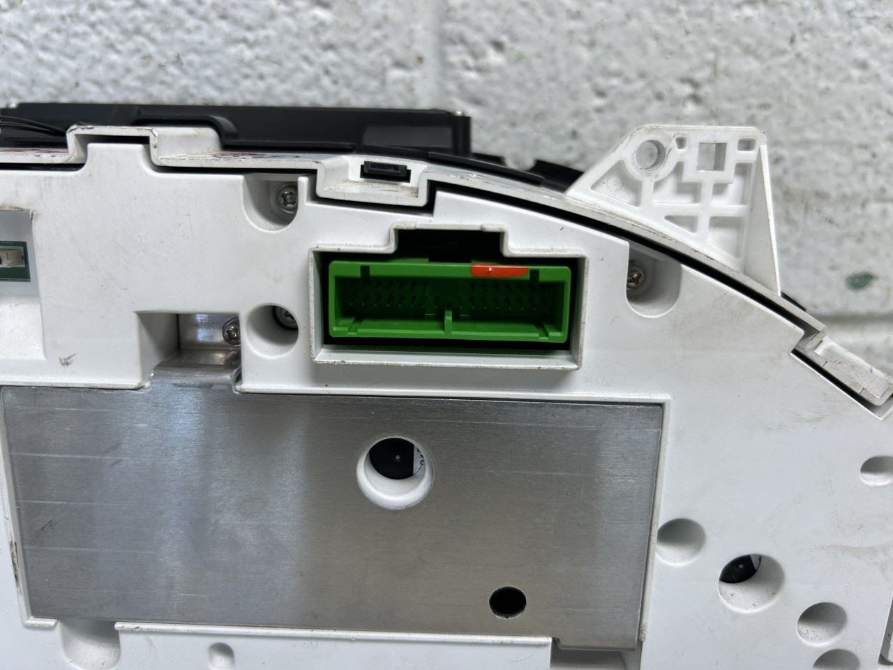 Aston Martin DB9 2006 Instrument cluster P/N 6G3310849CA
