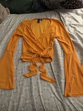 Women’s Windsor Orange Crop Top Shirt with Bell Sleeves Size Small NWOT