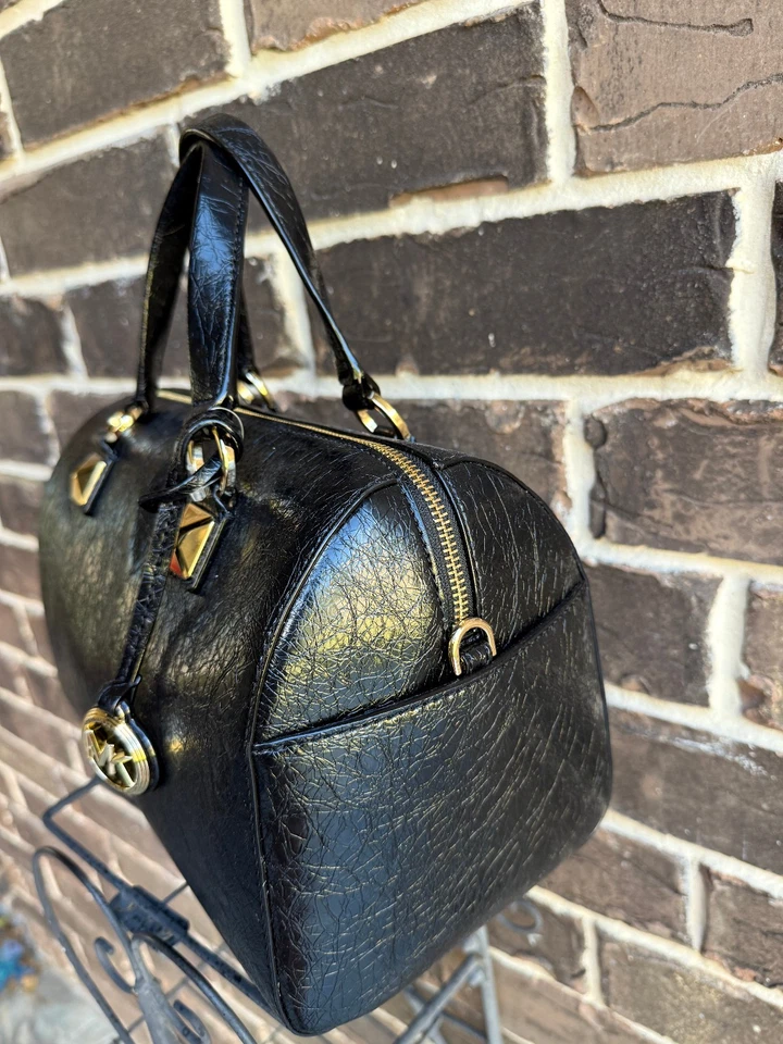 NUEVO CON ETIQUETAS $298 BOLSO BANDOLERA MICHAEL KORS Grayson mediano NEGRO Foto 2 de 4