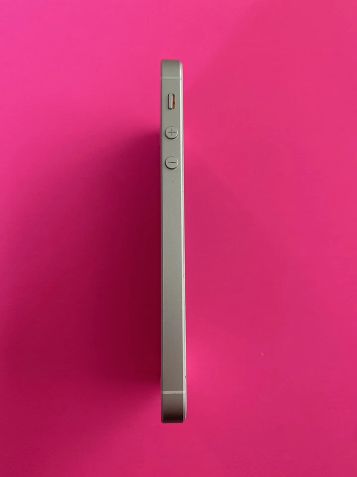 Apple iPhone SE 64 GB Plateado - Bloqueado AT&T 1ª Generación ** PROBADO** Foto 3 de 4