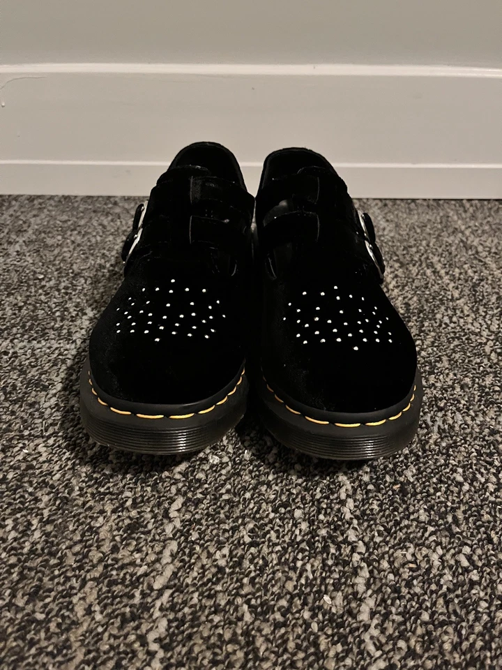 Dr. Martens Mary Jane 8065 en terciopelo negro para mujer 9 Foto 4 de 4