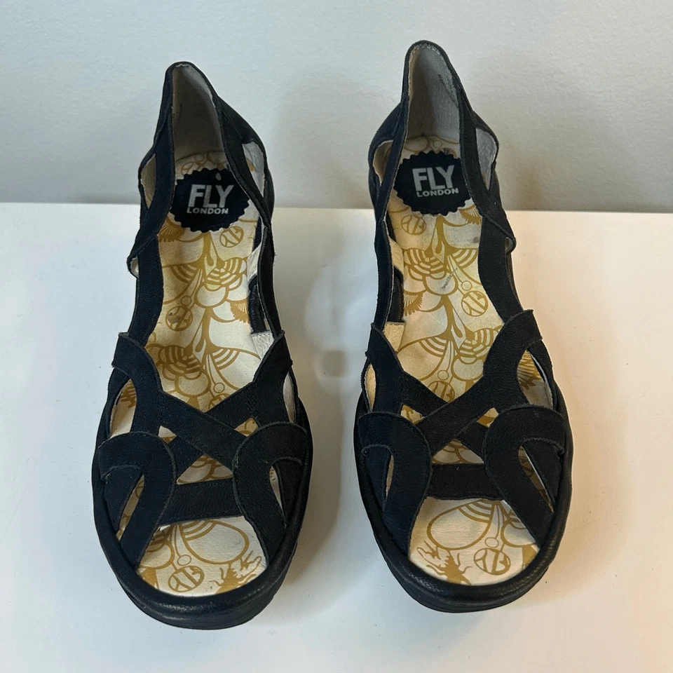 Sandalias bohemias Fly London negras Yadi recortadas gamuza punta abierta cuña para mujer talla 37 Foto 2 de 4