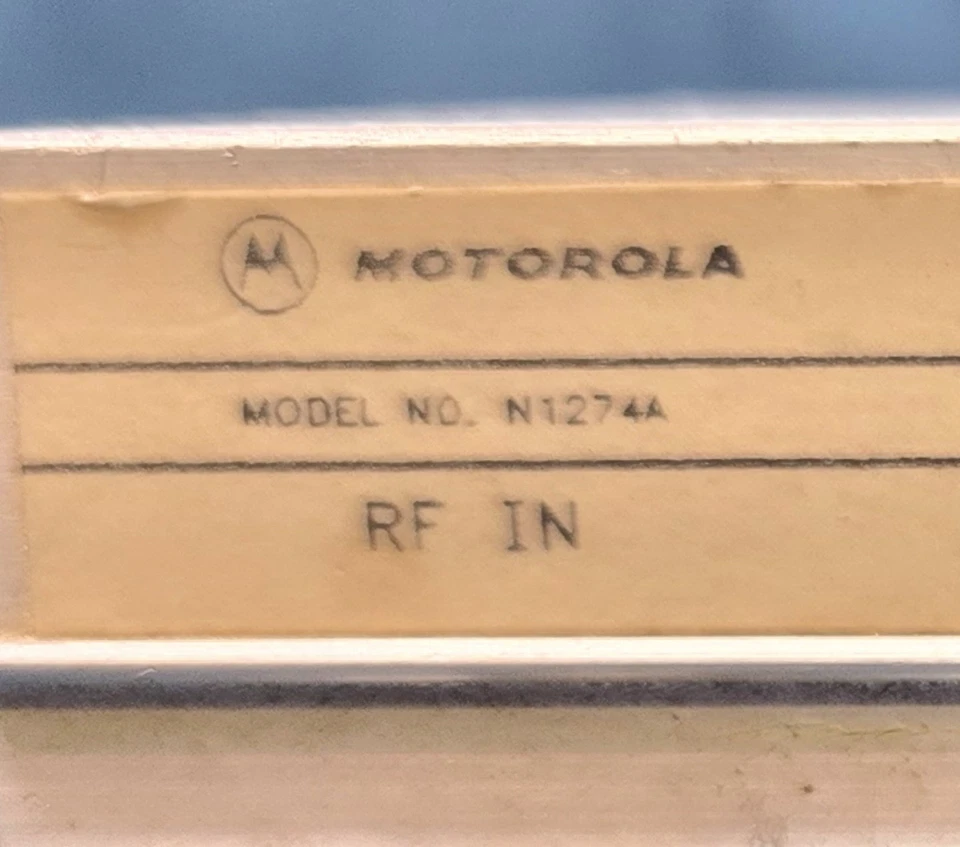 Amplificador de Potencia Motorola N1274A RF Banda de 2 Metros 150.8-174MHz 5W Entrada 40W Salida Foto 4 de 4